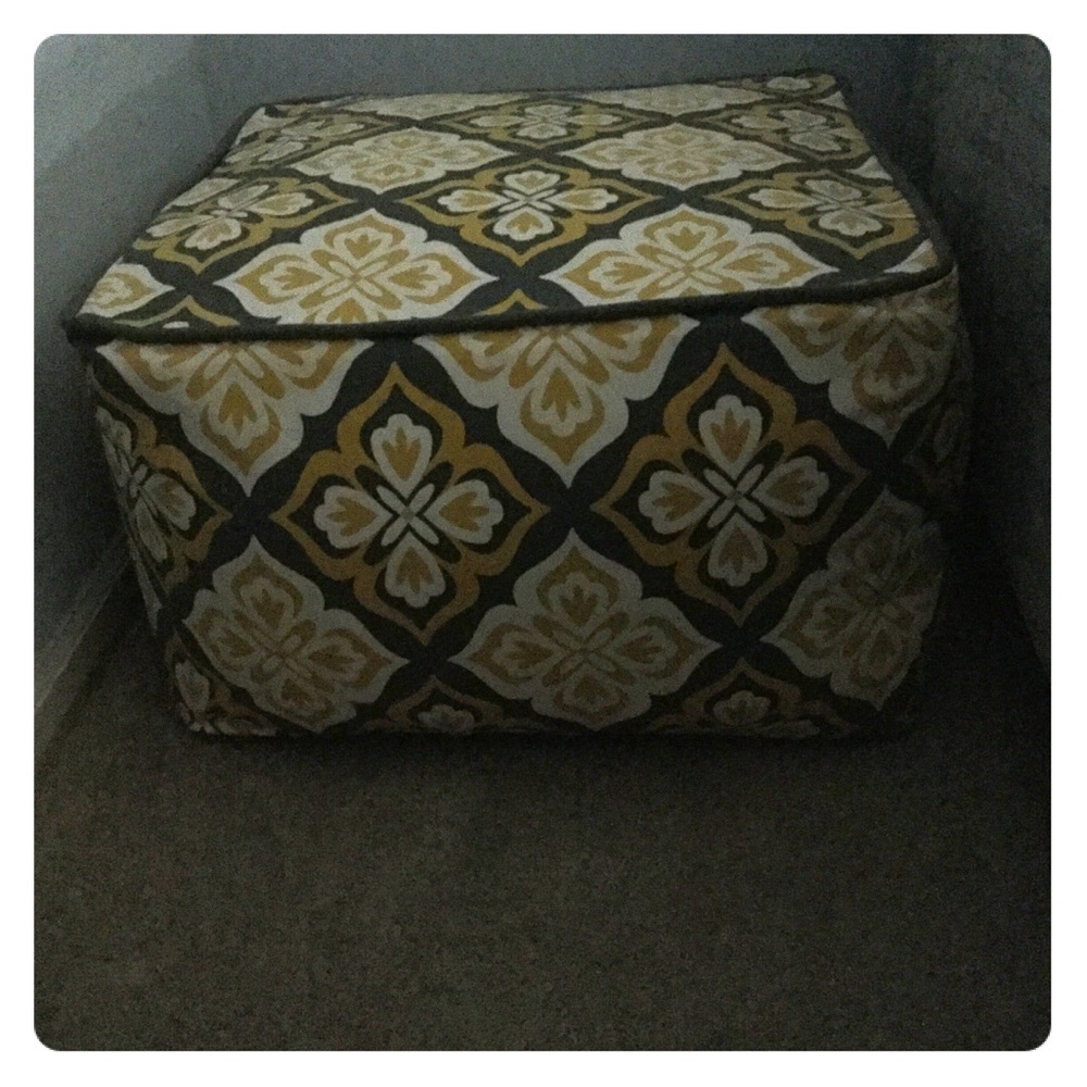 Poor/Foot stool